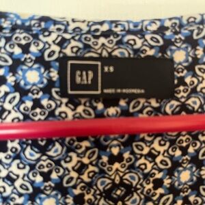 GAP Blue and Black Patterned Top